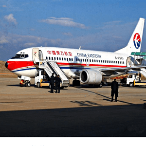 六盘水月照空运公司航空快运业稳步发展的原因是什么？